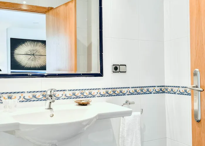 Conde Navio מלון *